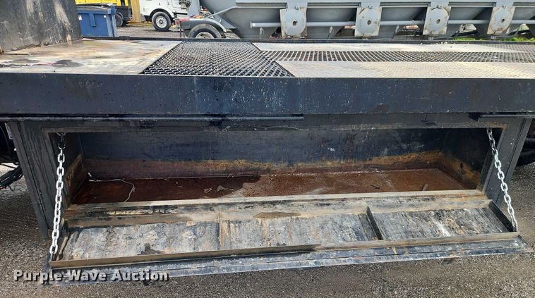 image for item EJ0086 2008 Kenworth T300 flatbed truck