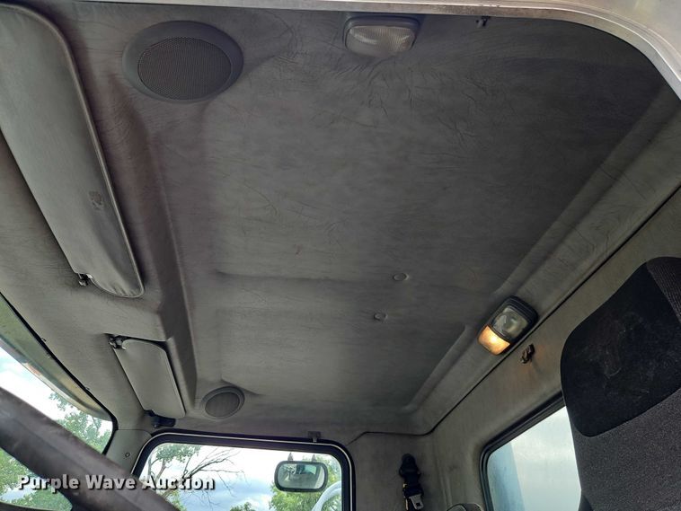 image for item EJ0086 2008 Kenworth T300 flatbed truck