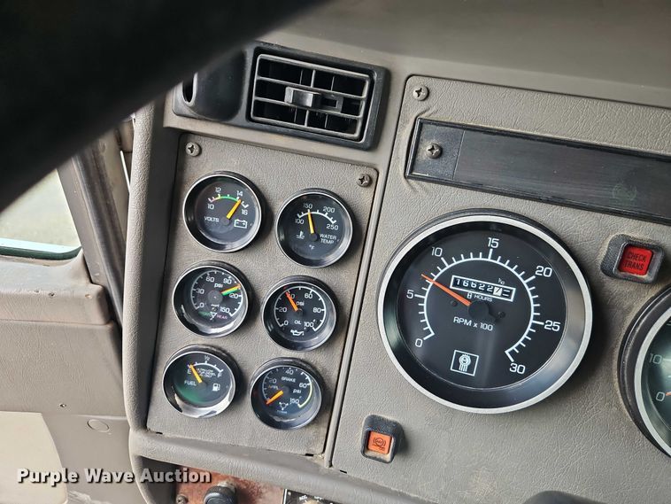 image for item EJ0086 2008 Kenworth T300 flatbed truck