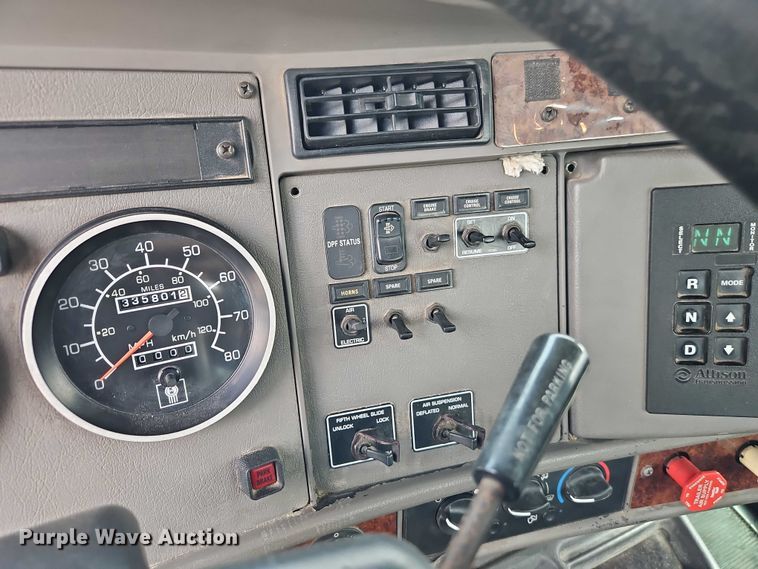 image for item EJ0086 2008 Kenworth T300 flatbed truck