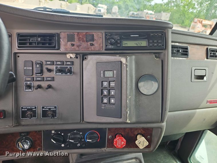 image for item EJ0086 2008 Kenworth T300 flatbed truck