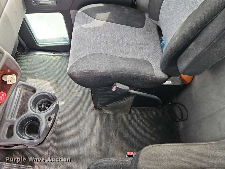 image for item EJ0086 2008 Kenworth T300 flatbed truck