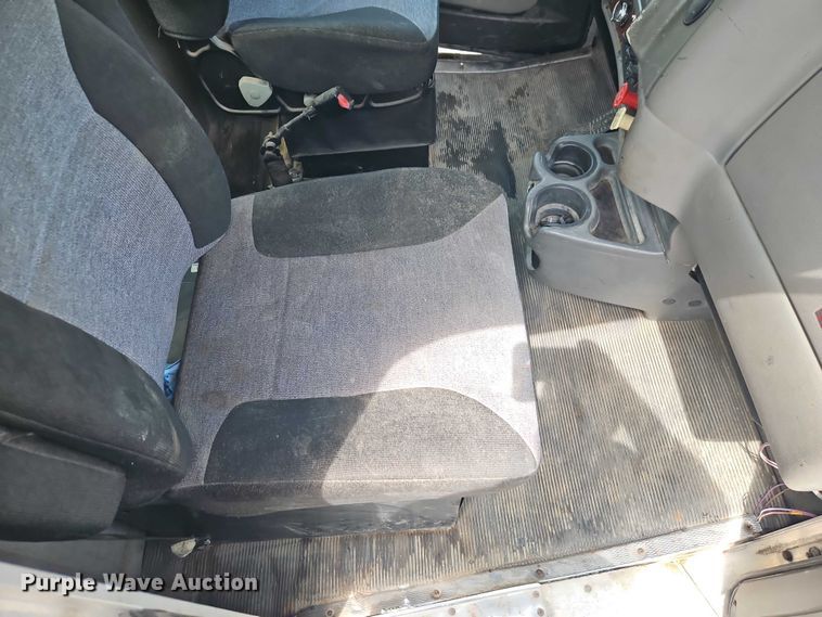 image for item EJ0086 2008 Kenworth T300 flatbed truck