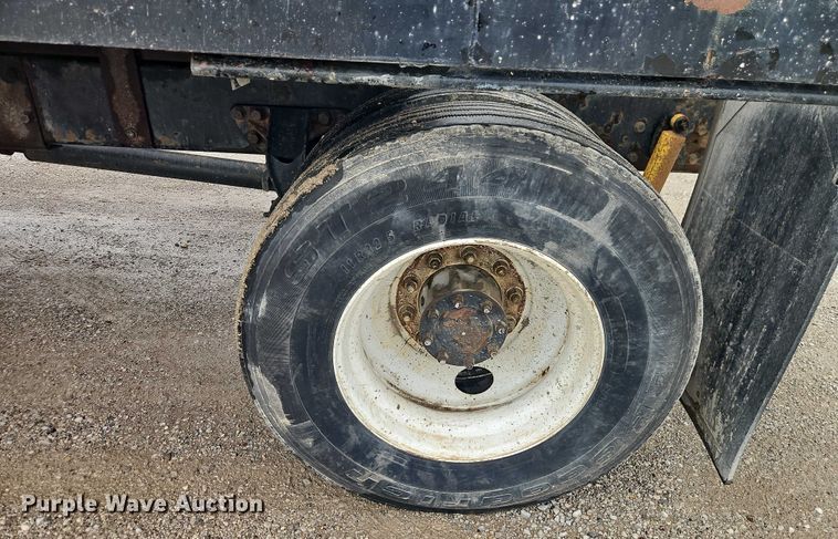 image for item EJ0086 2008 Kenworth T300 flatbed truck