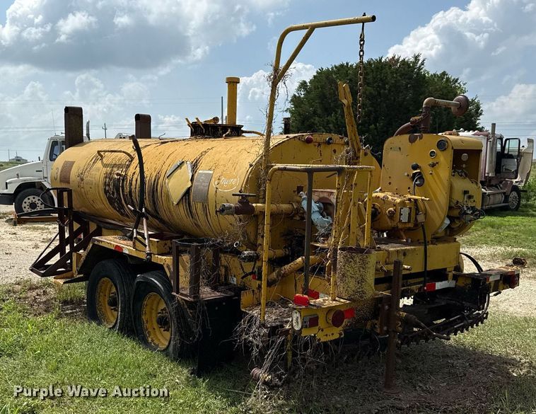 image for item EJ3830 1987 Etnyre MU10TND oil distributor trailer