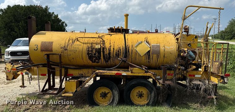 image for item EJ3830 1987 Etnyre MU10TND oil distributor trailer