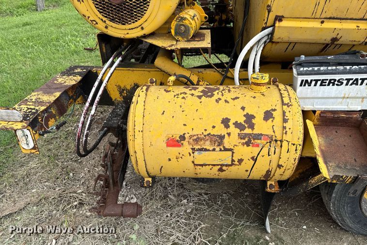 image for item EJ3830 1987 Etnyre MU10TND oil distributor trailer