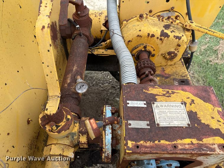 image for item EJ3830 1987 Etnyre MU10TND oil distributor trailer