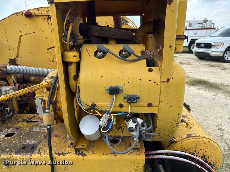 image for item EJ3830 1987 Etnyre MU10TND oil distributor trailer