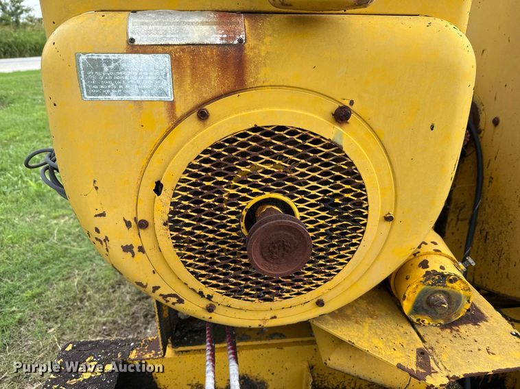 image for item EJ3830 1987 Etnyre MU10TND oil distributor trailer