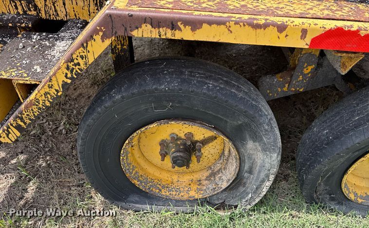 image for item EJ3830 1987 Etnyre MU10TND oil distributor trailer