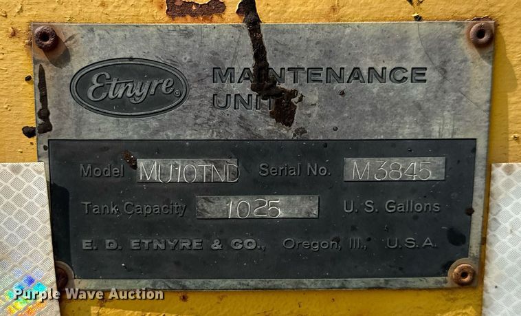 image for item EJ3830 1987 Etnyre MU10TND oil distributor trailer