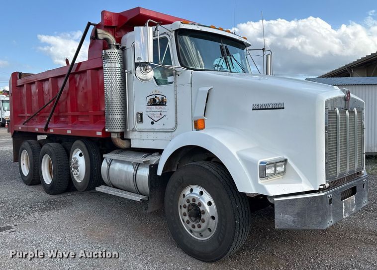 image for item EJ4620 2001 Kenworth T800 dump truck