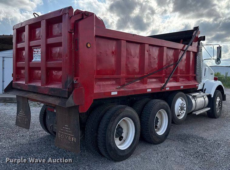 image for item EJ4620 2001 Kenworth T800 dump truck