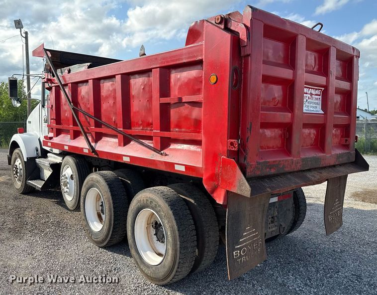 image for item EJ4620 2001 Kenworth T800 dump truck