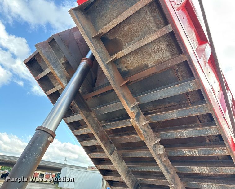 image for item EJ4620 2001 Kenworth T800 dump truck