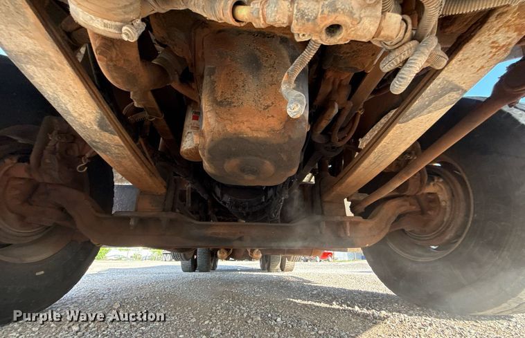 image for item EJ4620 2001 Kenworth T800 dump truck