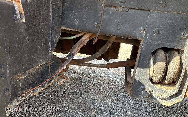 image for item EJ4620 2001 Kenworth T800 dump truck