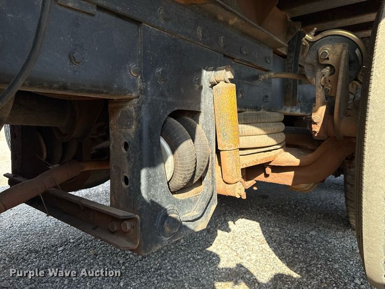 image for item EJ4620 2001 Kenworth T800 dump truck