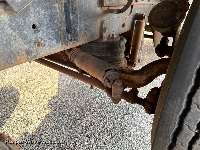 image for item EJ4620 2001 Kenworth T800 dump truck