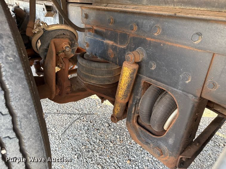 image for item EJ4620 2001 Kenworth T800 dump truck