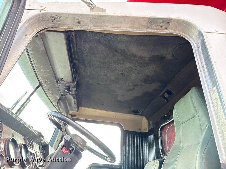 image for item EJ4620 2001 Kenworth T800 dump truck