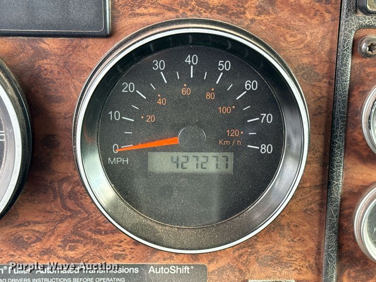 image for item EJ4620 2001 Kenworth T800 dump truck