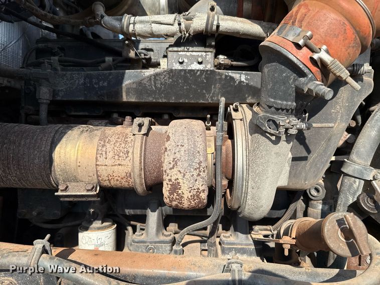 image for item EJ4620 2001 Kenworth T800 dump truck