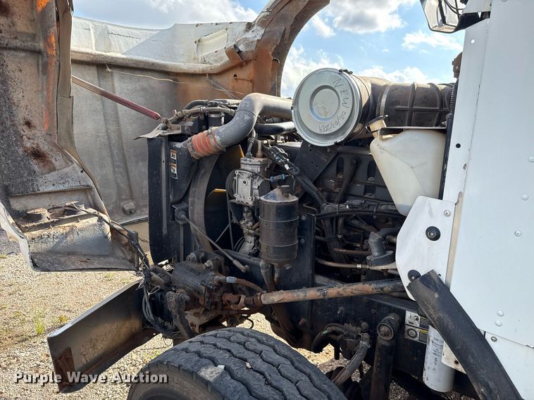 image for item EJ4620 2001 Kenworth T800 dump truck