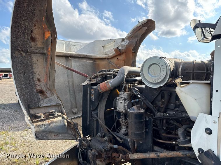 image for item EJ4620 2001 Kenworth T800 dump truck