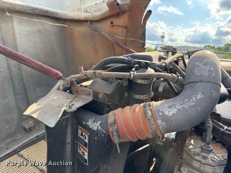 image for item EJ4620 2001 Kenworth T800 dump truck