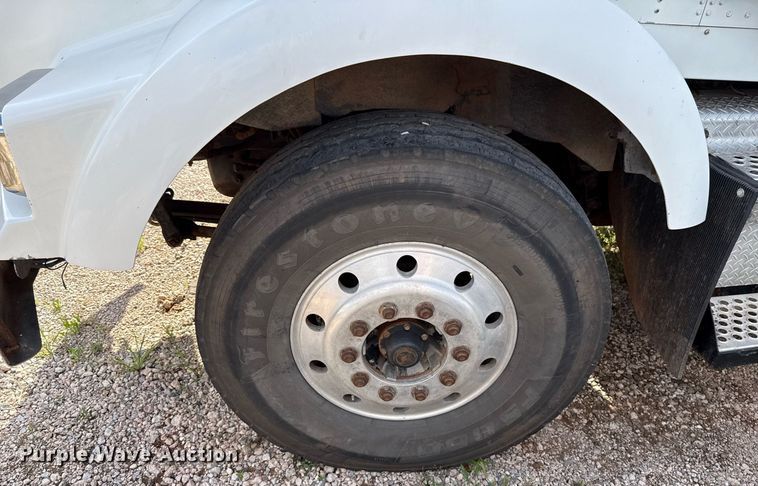 image for item EJ4620 2001 Kenworth T800 dump truck