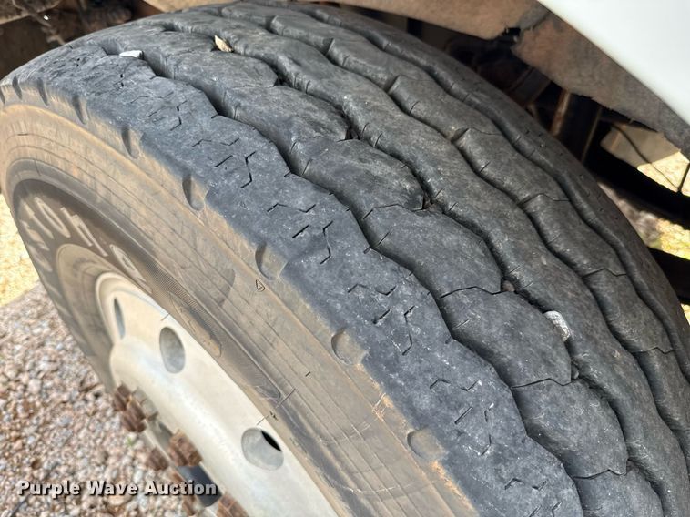 image for item EJ4620 2001 Kenworth T800 dump truck