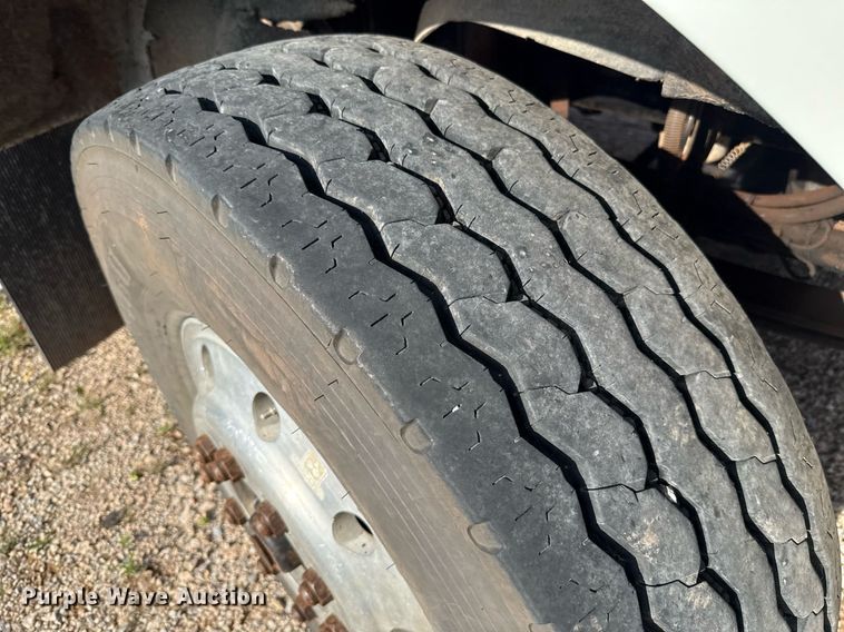 image for item EJ4620 2001 Kenworth T800 dump truck