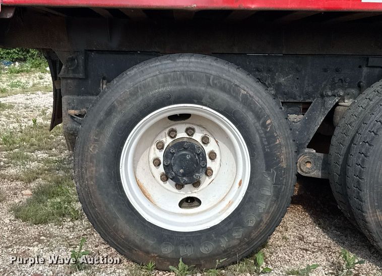 image for item EJ4620 2001 Kenworth T800 dump truck