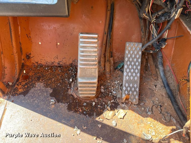 image for item EJ4623 2000 Lull 844C-42 Highlander telehandler