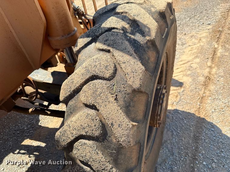 image for item EJ4623 2000 Lull 844C-42 Highlander telehandler