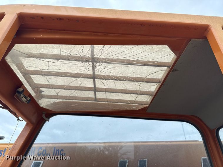 image for item EJ4624 2000 Lull 844C-42 telehandler