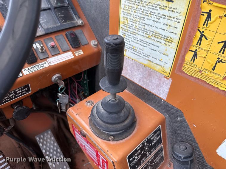 image for item EJ4624 2000 Lull 844C-42 telehandler