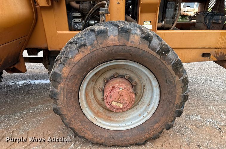 image for item EJ4624 2000 Lull 844C-42 telehandler