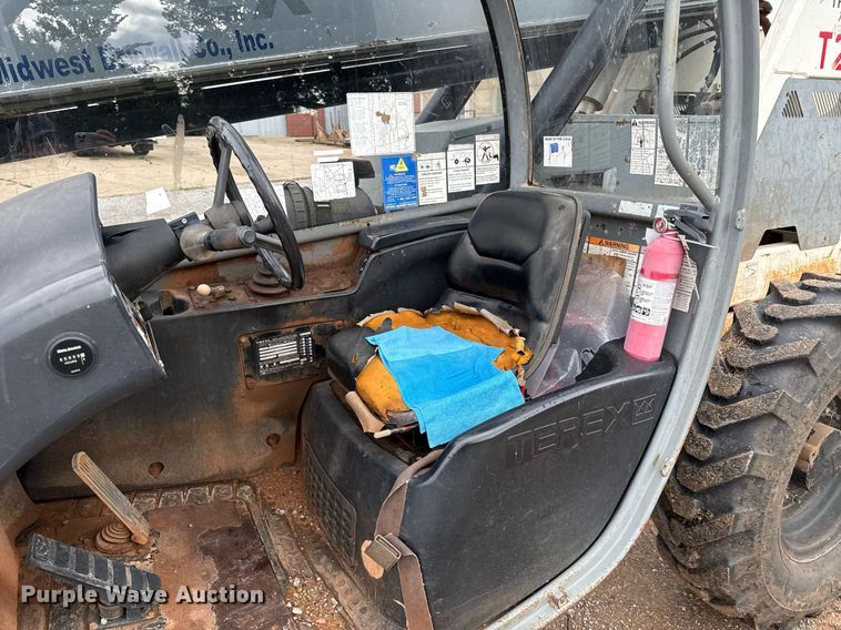 image for item EJ4625 2005 Terex TH844C telehandler