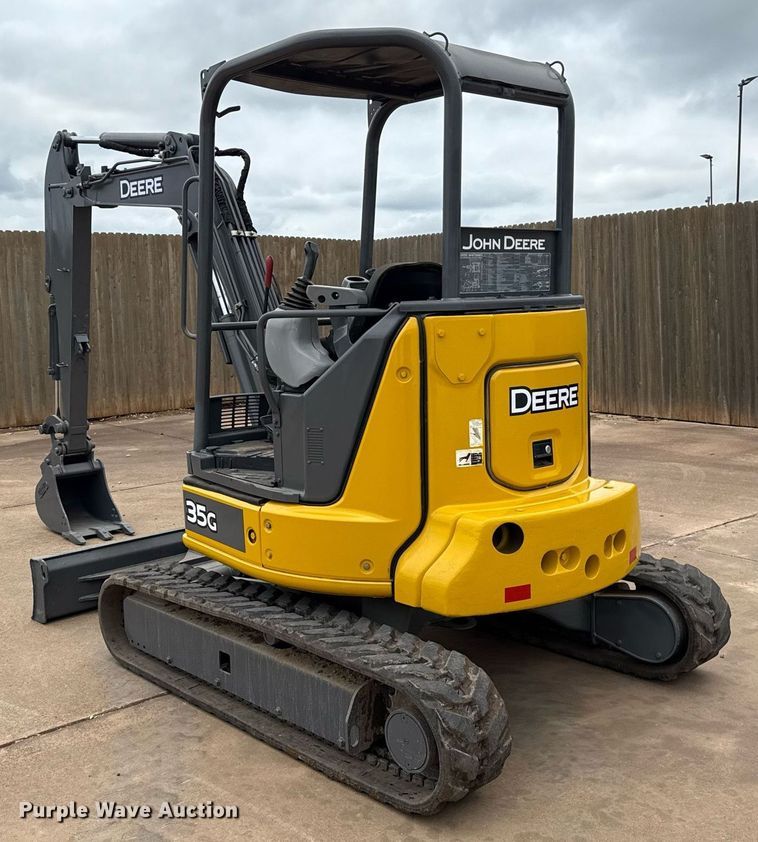 image for item EJ4628 2017 John Deere 35G mini excavator