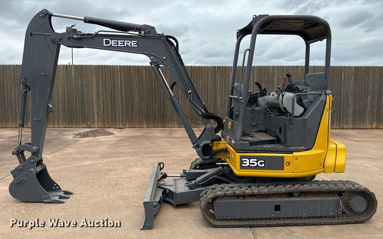 image for item EJ4628 2017 John Deere 35G mini excavator