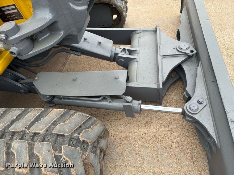 image for item EJ4628 2017 John Deere 35G mini excavator
