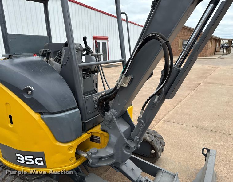 image for item EJ4628 2017 John Deere 35G mini excavator