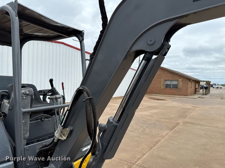 image for item EJ4628 2017 John Deere 35G mini excavator