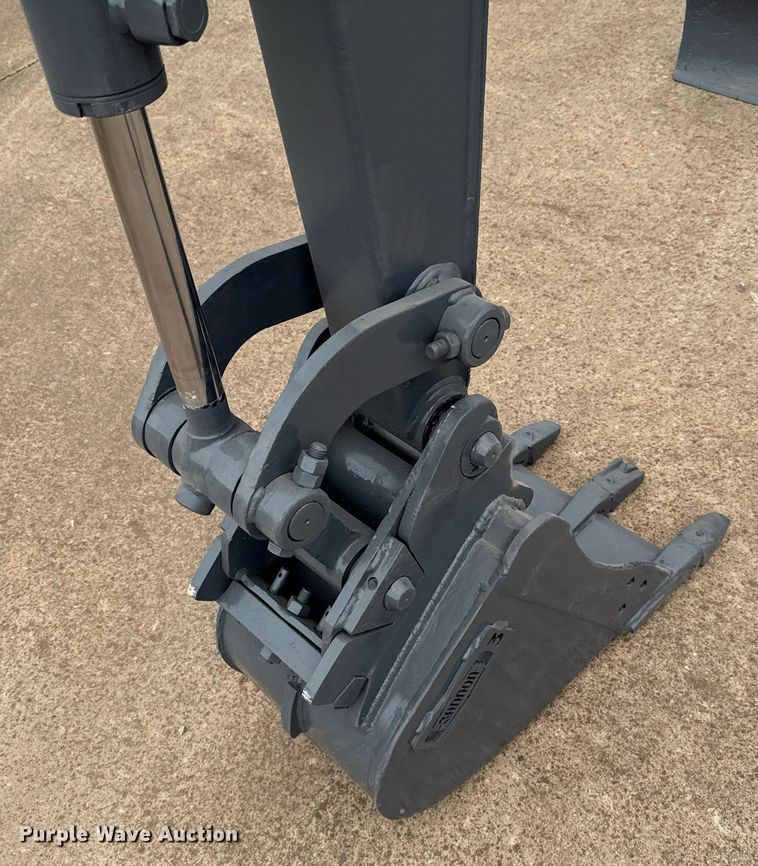 image for item EJ4628 2017 John Deere 35G mini excavator