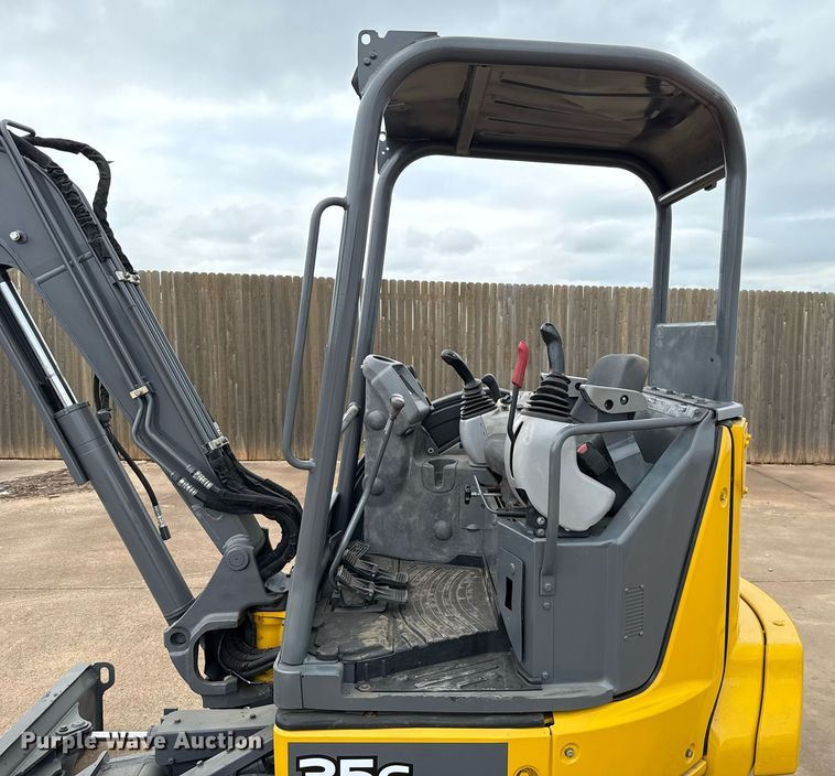 image for item EJ4628 2017 John Deere 35G mini excavator