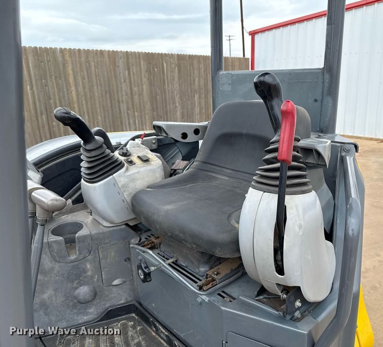 image for item EJ4628 2017 John Deere 35G mini excavator