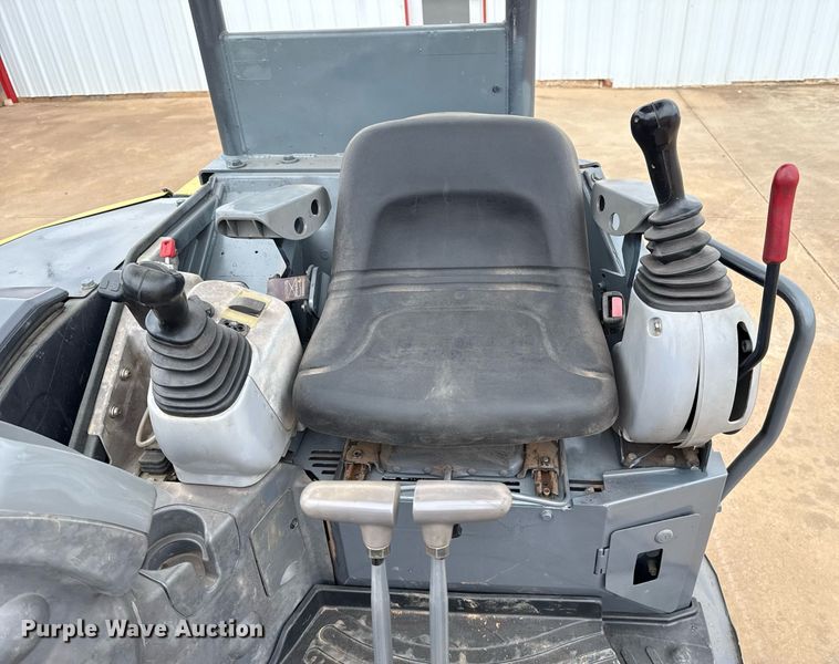 image for item EJ4628 2017 John Deere 35G mini excavator